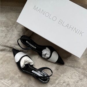 Manolo Blahnik Black and White scusli 50 two tone leather slingback pumps